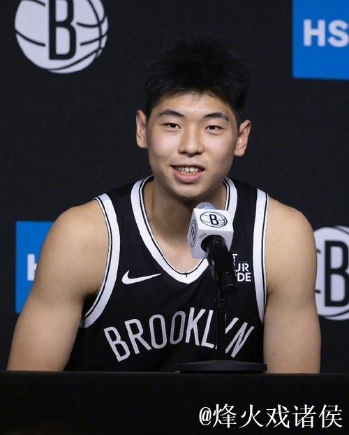 崔永熙谈篮网训练感受：施罗德与西蒙斯相处融洽